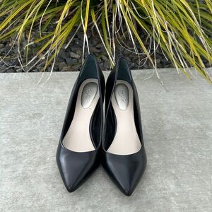 Black Women's Pointed-Toe Pumps - Brand: Unbranded